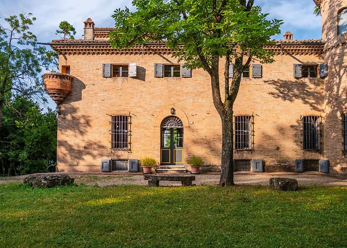 Rocchetta Cionini - A Castle Overlooking The Motor Valley Villa