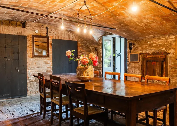Rocchetta Cionini - A Castle Overlooking The Motor Valley Villa