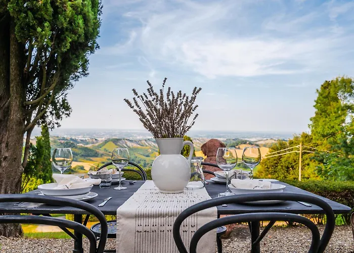 Rocchetta Cionini - A Castle Overlooking The Motor Valley Villa