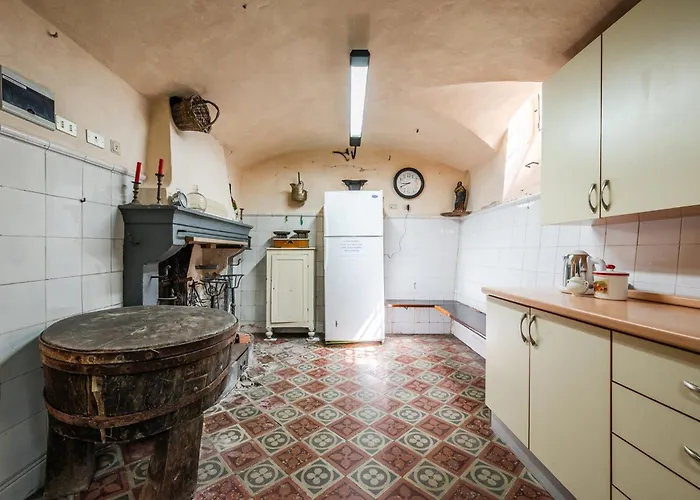 Rocchetta Cionini - A Castle Overlooking The Motor Valley Villa Montebaranzone
