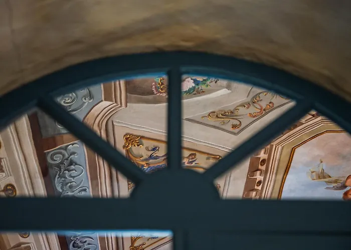 Villa Rocchetta Cionini - A Castle Overlooking The Motor Valley Montebaranzone