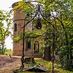 Vila Rocchetta Cionini - A Castle Overlooking The Motor Valley *