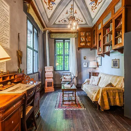 Rocchetta Cionini - A Castle Overlooking The Motor Valley Vila Montebaranzone