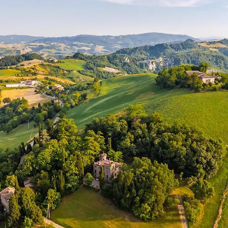 Rocchetta Cionini - A Castle Overlooking The Motor Valley * Montebaranzone