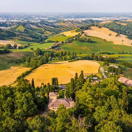 Villa Rocchetta Cionini - A Castle Overlooking The Motor Valley