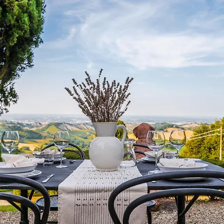 Rocchetta Cionini - A Castle Overlooking The Motor Valley Villa