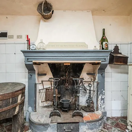 Rocchetta Cionini - A Castle Overlooking The Motor Valley Vila Montebaranzone