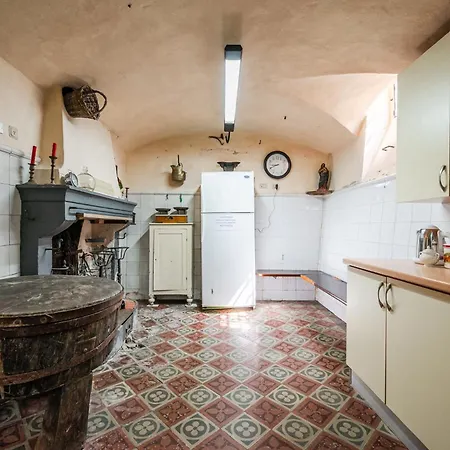 Rocchetta Cionini - A Castle Overlooking The Motor Valley Villa Montebaranzone