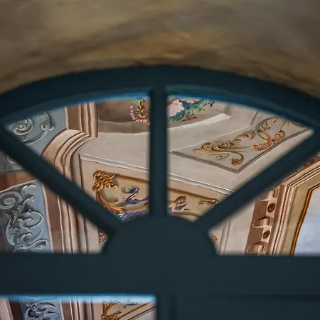 Villa Rocchetta Cionini - A Castle Overlooking The Motor Valley Montebaranzone