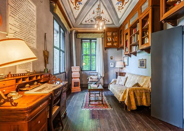 Rocchetta Cionini - A Castle Overlooking The Motor Valley Willa Montebaranzone