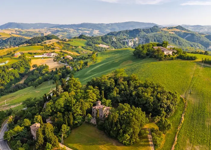 Rocchetta Cionini - A Castle Overlooking The Motor Valley * Montebaranzone