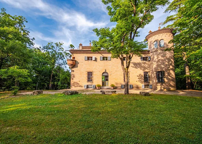 Rocchetta Cionini - A Castle Overlooking The Motor Valley Willa *