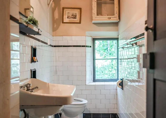 Rocchetta Cionini - A Castle Overlooking The Motor Valley * Montebaranzone