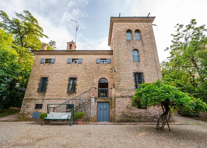 Rocchetta Cionini - A Castle Overlooking The Motor Valley