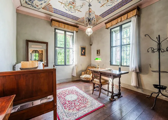 Rocchetta Cionini - A Castle Overlooking The Motor Valley * Montebaranzone