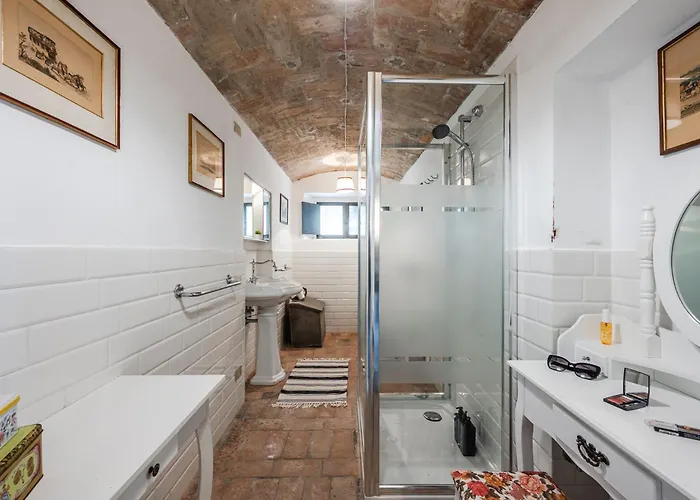 Rocchetta Cionini - A Castle Overlooking The Motor Valley Montebaranzone