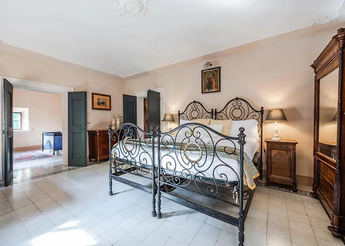 Βίλα Rocchetta Cionini - A Castle Overlooking The Motor Valley *