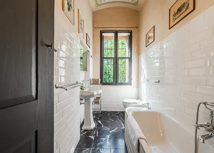 Βίλα Rocchetta Cionini - A Castle Overlooking The Motor Valley Montebaranzone